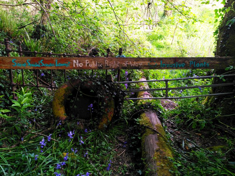 No Pubic Right of Way and SSSI sign